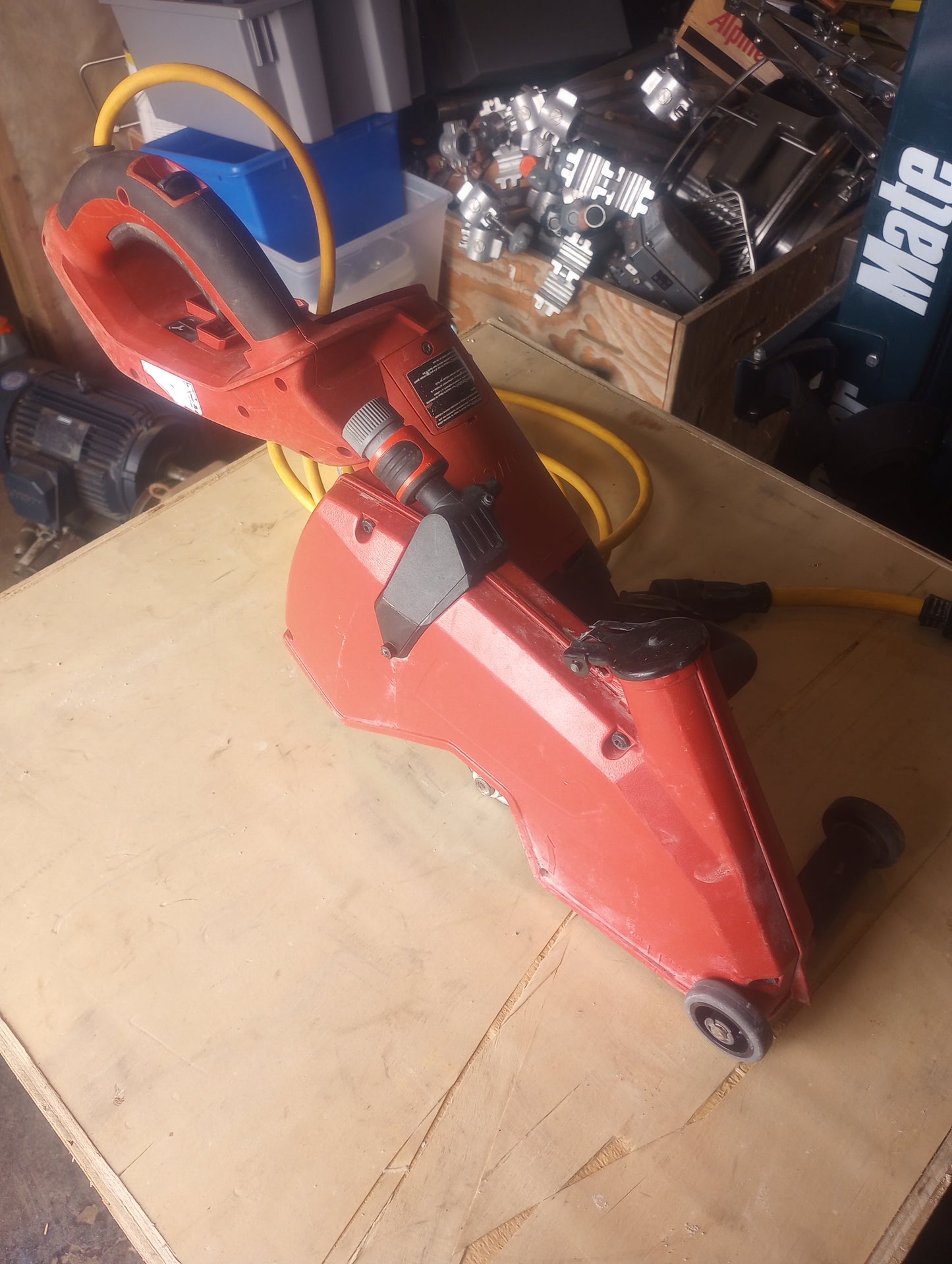 Hilti Electric Concrete Saw - Model DCH 300-X